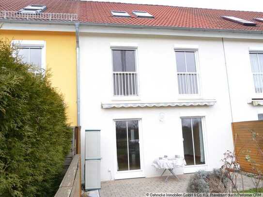 RESERVIERT - Berl. Stadtrand, in wunderschöner Südlage mit unverbaubarem Weitblick, hochwertiges RMH