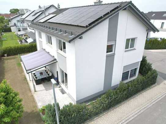 Wohnjuwel Einfamilienhaus in Ergolding: mit PV & Solarthermie, Baujahr 2017