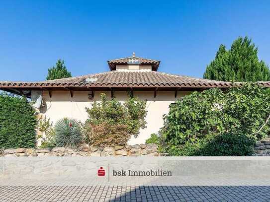 Traumhaus: Hacienda mit Atrium + Natursteinen an den Fuchsbergen