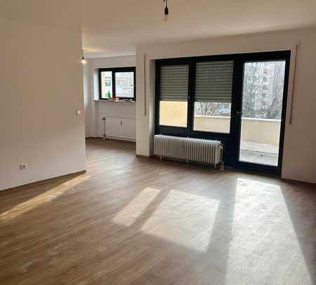 Stilvolle 3,5-Zimmer-Wohnung mit gehobener Innenausstattung mit Balkon in Germering