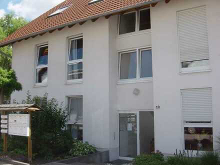 Geräumige Dachgeschosswohnung mit Balkon und Stellplatz