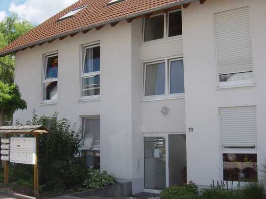 Geräumige Dachgeschosswohnung mit Balkon und Stellplatz