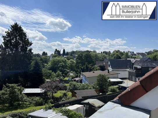 Maisonette-Wohnung als "Haus im Haus" mit Weitblick u. 4 Stellplätzen