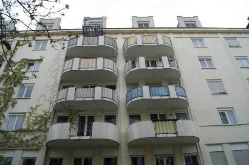 Großzügige 1 Zimmer Wohnung mit Balkon und Tiefgarage neben der Uni und Hbf!