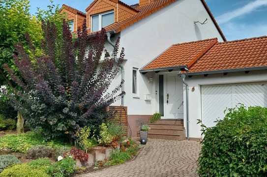 Ansprechende 6-Zimmer-Doppelhaushälfte in ruhiger zentralen Lagezum Kauf in Eisenberg