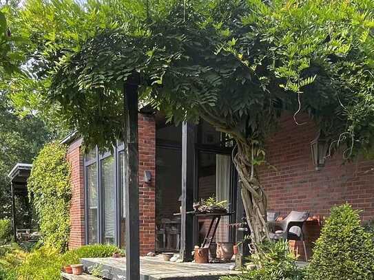 *** Gemütliches, charmantes Architektenhaus in sehr grüner, ruhiger Lage ***