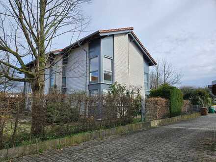 Doppelhaushälfte 178qm mit Garten, 2 Stellplätzen + Wallbox, Solarthermie in 69242 Mühlhausen