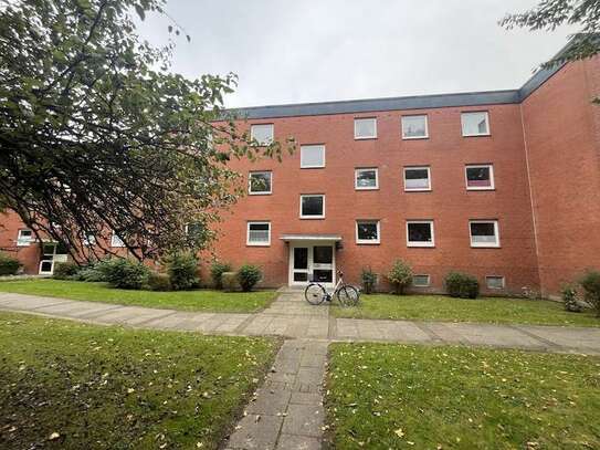 Geräumige 3 Zimmer Wohnung mit Balkon und Wannenbad im 2.Obergeschoss