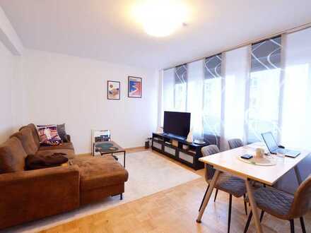 Top Zentrumslage 150m vom Rheinufer: Lichtdurchflutete Wohnung mit Balkon & EBK