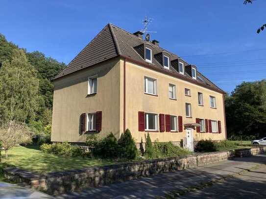 MFH mit Garagentrakt u. großem Grundstück in idyllischer Lage in Hattingen-Winz (Bieterverfahren)