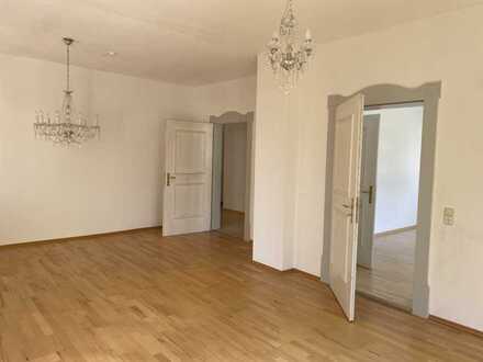 Stilvolle, charmante 5-Zi-Wohnung im Hochparterre