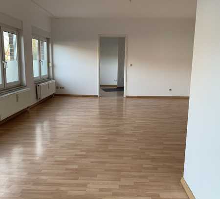 2-Zimmerwohnung mit Garage zu vermieten!