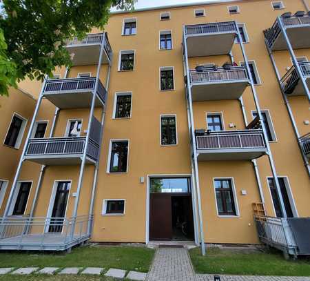Helle 3-RW mit Balkon - modernes Bad mit Wanne & Dusche