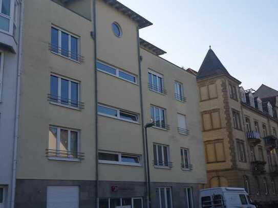 Ebenerdiger Tiefgaragenplatz in Heidelberg-Bergheim zu vermieten.