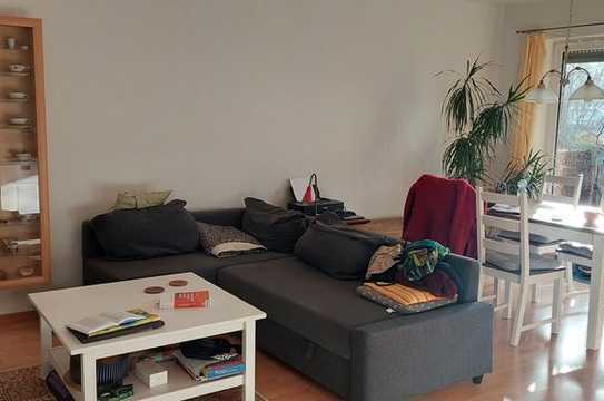 2-Zimmer Wohnung / Teilmöbeliert / Balkon / Stellplatz / Ruhige Lage/Großer Garten