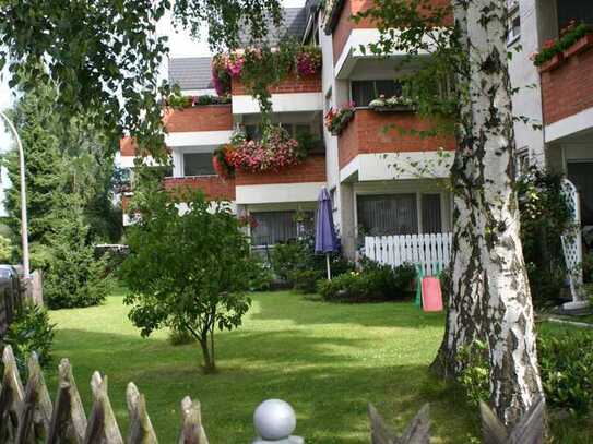 moderne Wohnung mit zwei Zimmern und Balkon in Köln-Niehl