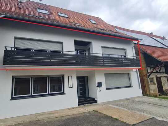 Exklusive, geräumige und sanierte 3,5-Zimmer-Wohnung mit Balkon in Remmingsheim