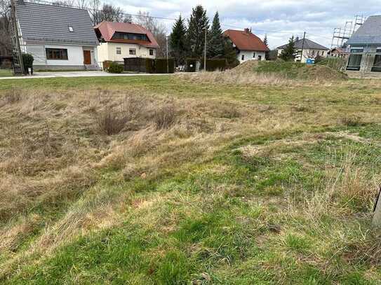 Noch Wiese bald steht hier Ihr Haus und ab ins frische Nass der blauen Adria