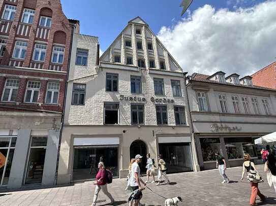 - Ebenerdige Einzelhandelsfläche in 1A-Lage von Lüneburg - Provisionsfrei -