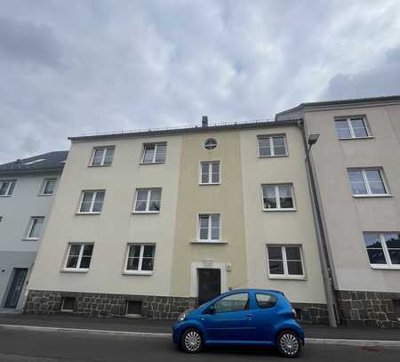 kleine und preiswerte 2 Raumwohnung im Erdgeschoß mit Balkon und Gartennutzung