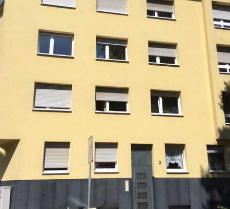 Schöne und vollständig renovierte 2-Raum-Souterrain-Wohnung in Kaiserslautern