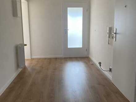 Frisch Renovierte 4-Zimmer Wohnung in 76185