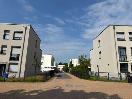 Gehobenes Wohnviertel Reiheneckhaus in Lankwitz