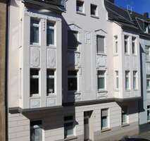 D.-Oberrath: Helle 1 Zi.-Altbau-Wohnung mit Balkon, eigener Küche u. eigenem Bad