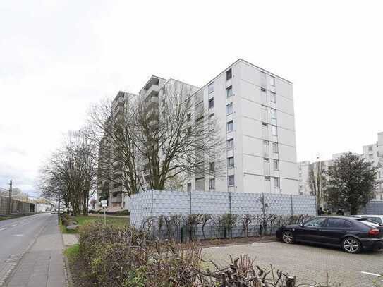 Vermietete und sanierte 2-Zimmer-Wohnung mit Balkon und TG-Stellplatz in Köln-Porz