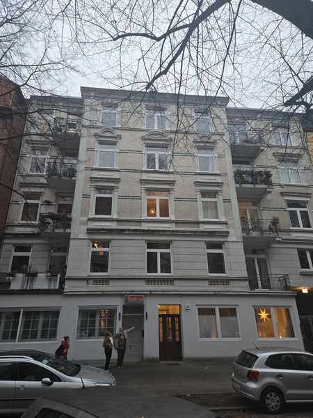 Von privat: 5-Zimmer Altbauwohnung mitten in Eimsbüttel