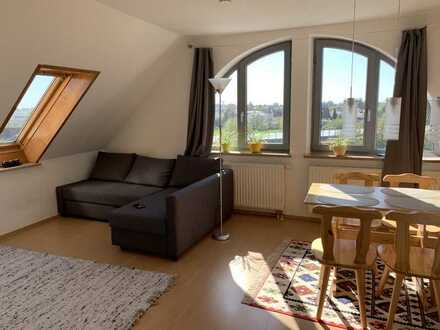 Exklusive 2-Zimmer-Dachgeschosswohnung mit EBK in Mering