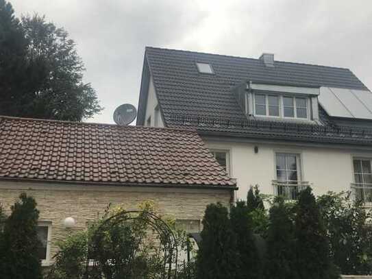 Attraktives Mehrfamilienhaus mit Gewerbeeinheit auf Eckgrundstück in München