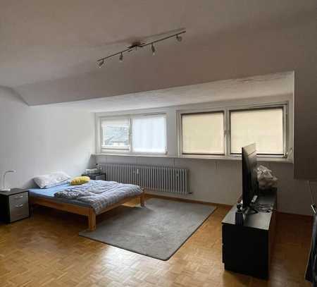 Attraktive, ruhige 1-Zimmer-Dachgeschosswohnung in Essen