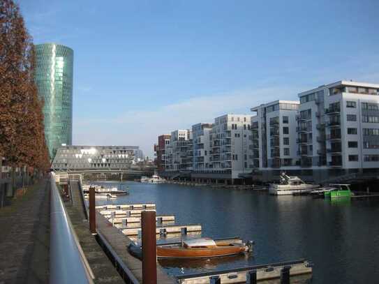 Wohnen am Westhafen! Wunderschöne 2-Zimmer Wohnung mit EBK auf der Mole