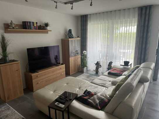 Schöne und neuwertige 3-Raum-EG-Wohnung mit gehobener Innenausstattung mit EBK in Spaichingen