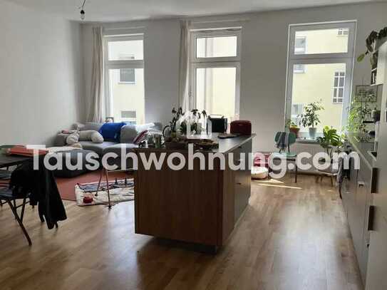 Tauschwohnung: Helle Wohnung mit großem Balkon in Kreuzberg