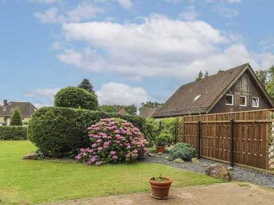 Schöne 4-Zimmer-Erdgeschosswohnung mit einzigartigen Garten und Garage