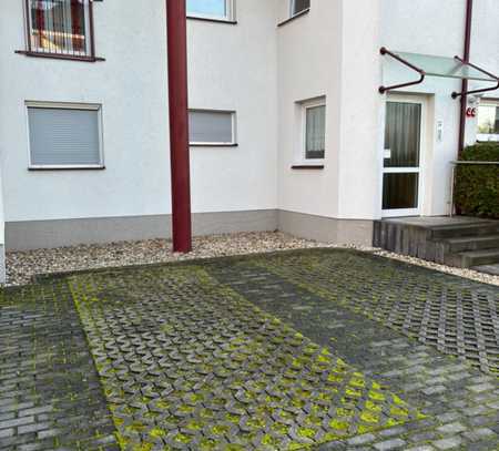 Schöne 2-Zimmer-EG-Wohnung in ruhiger Top-Lage in Merseburg-West, inkl. Terrasse, Stellplatz