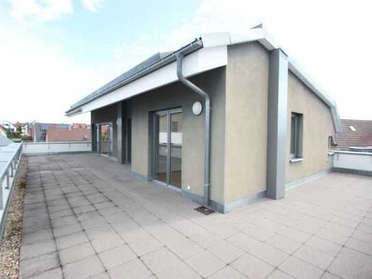 **TOP** 2 ZW-Penthouse mit EBK und großer Dachterrasse in Vaihingen