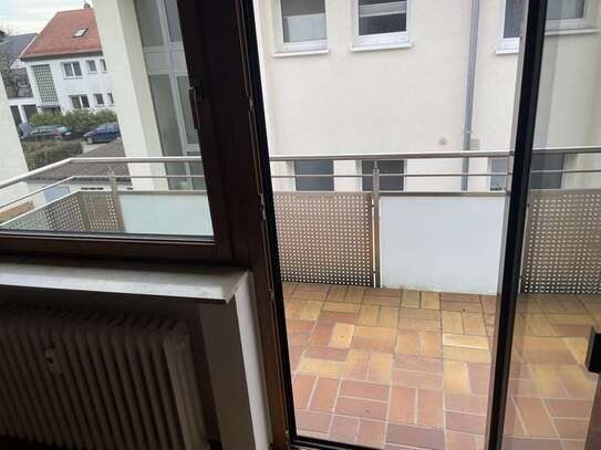 Schöne 3-Raum-Wohnung mit 2 Balkonen und EBK in Filderstadt