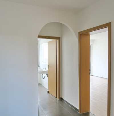 +++Komplett sanierte 2 Zimmer Wohnung+++ca. 60 qm+++Balkon +++große Gartenanlage+++