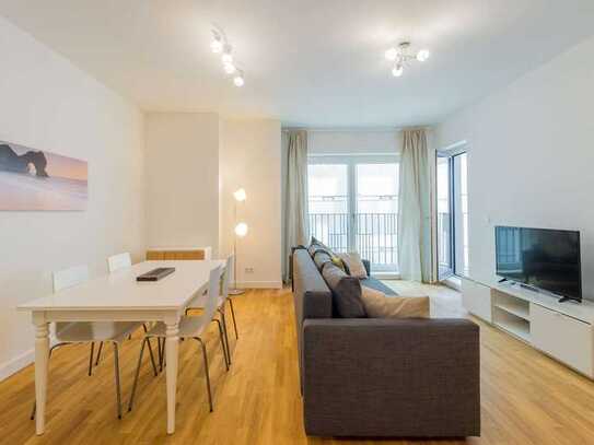 Möblierte 2-Zimmerwohnung mit Balkon und Concierge zur langfristigen Miete in Mitte