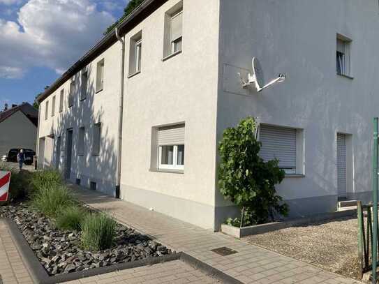Schöne 4-Zimmer-Wohnung mit Balkon und kleinem Garten in Kirn