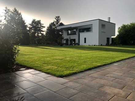 exklusive städtische Villa - im Grünen - zentral gelegen