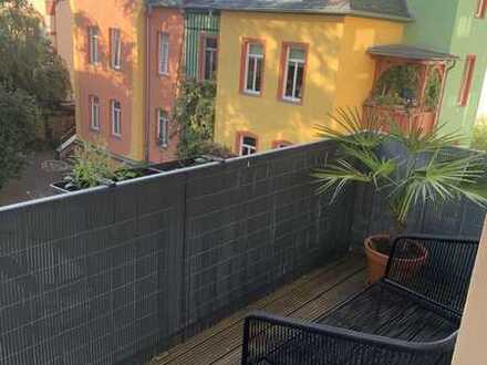 Moderne, hochwertige 2-Zimmer-Wohnung mit Balkon und Parkplatz