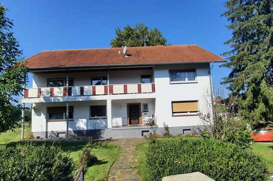 Geräumiges, preiswertes 10-Zimmer-Mehrfamilienhaus in Kalbach