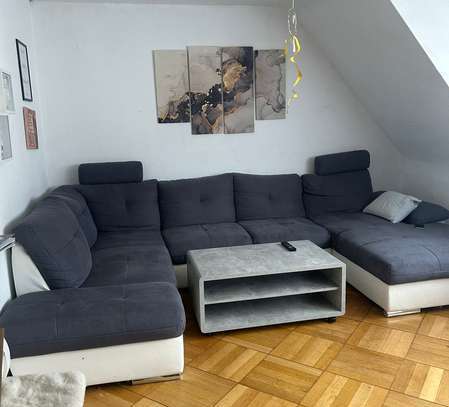 Modernisierte 5-Zimmer-DG-Wohnung mit Balkon in Lichtenstein Honau