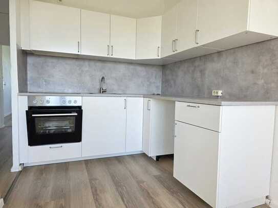 ​Helle 2-Zimmer-Wohnung mit Balkon & moderner Einbauküche