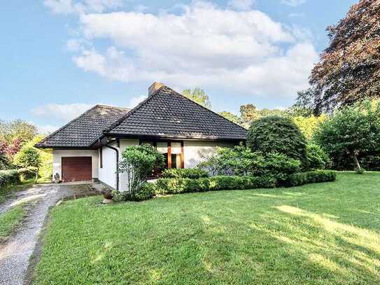 Gepflegtes Einfamilienhaus mit idyllischem Garten in ruhiger Villenlage