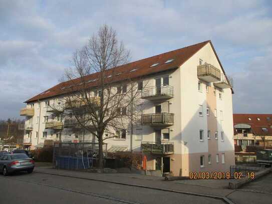 2-Zimmer-Wohnung mit Stellplatz und Tiefgarage in "Aalen-Unterrombach"